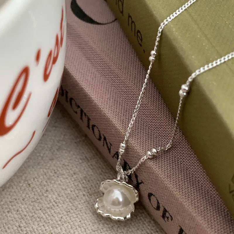 Pearl Shell Pendant Necklace