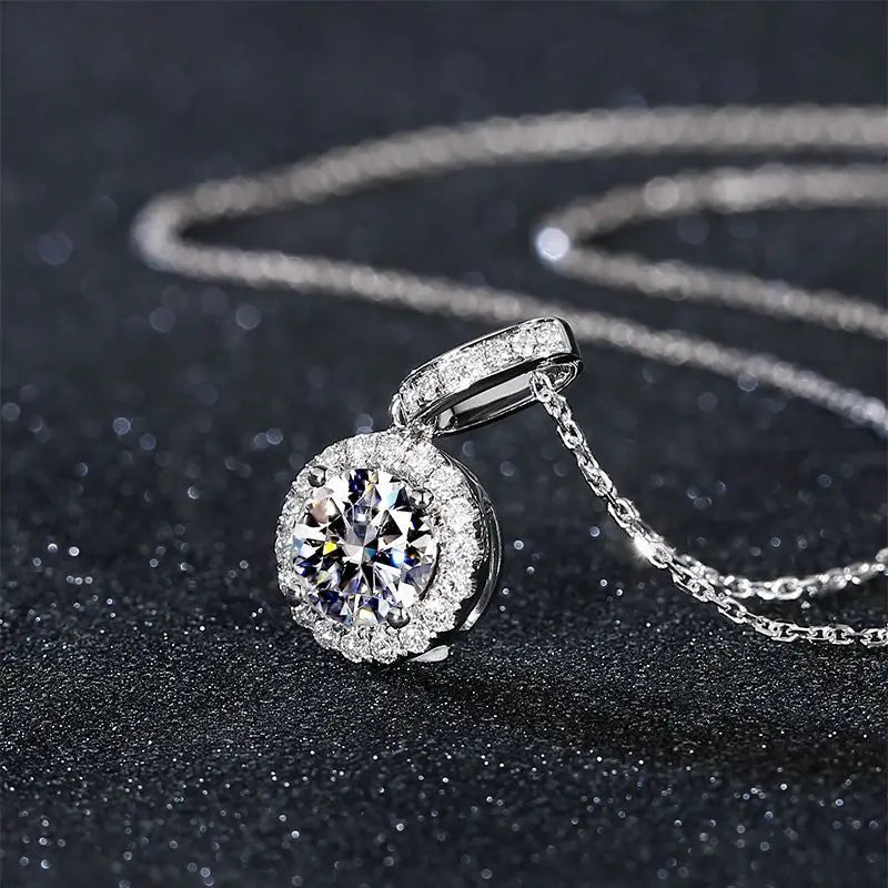 100% Moissanite Diamond Pendant Necklaces