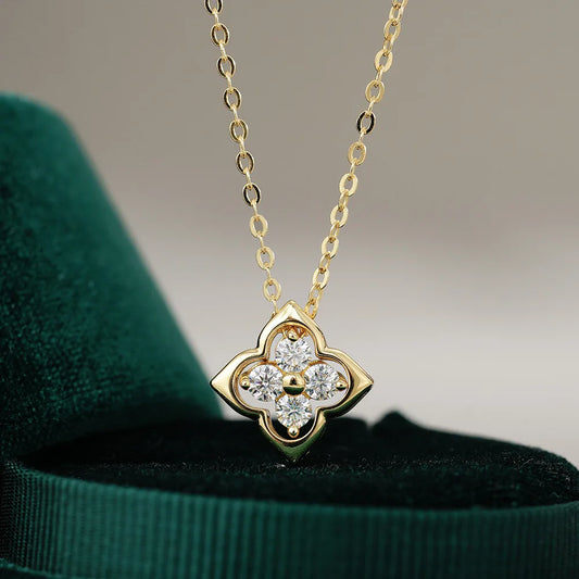 Moissanite Necklace Ladies Elegant Flower Pendant Necklace