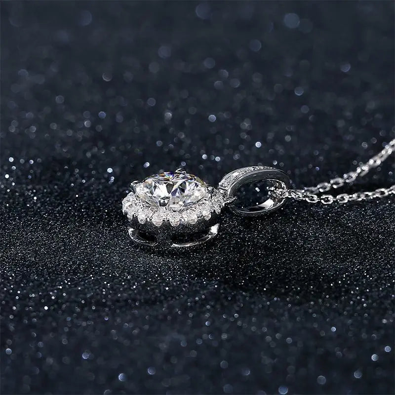 100% Moissanite Diamond Pendant Necklaces