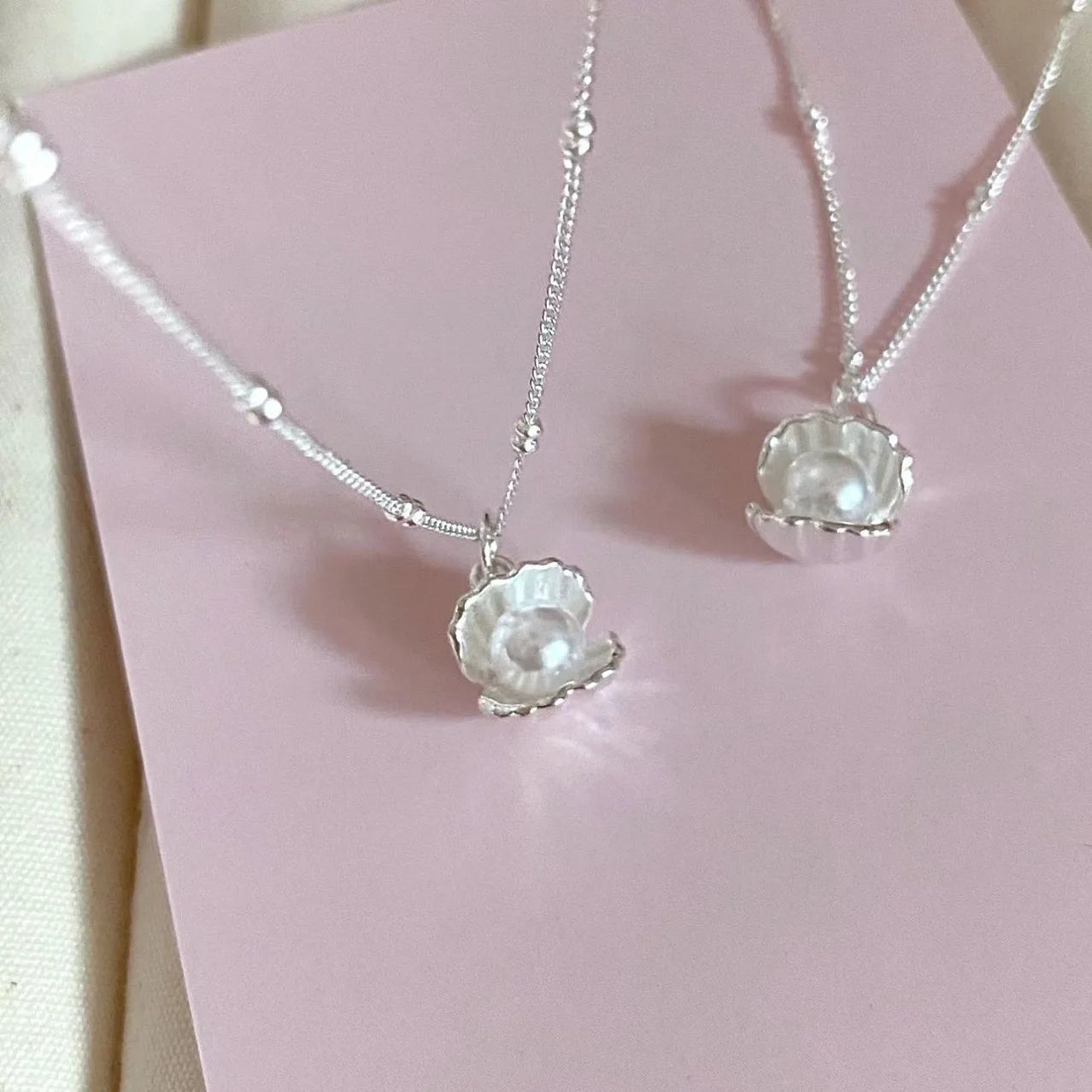 Pearl Shell Pendant Necklace
