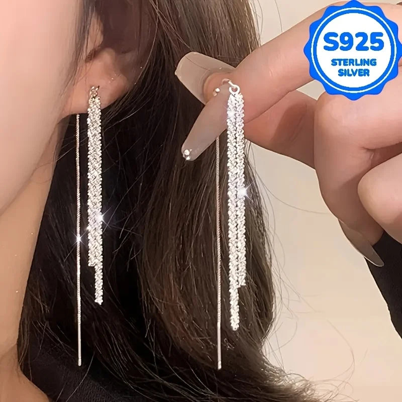 A pair of 2 pieces, women's fashionable hanging earrings