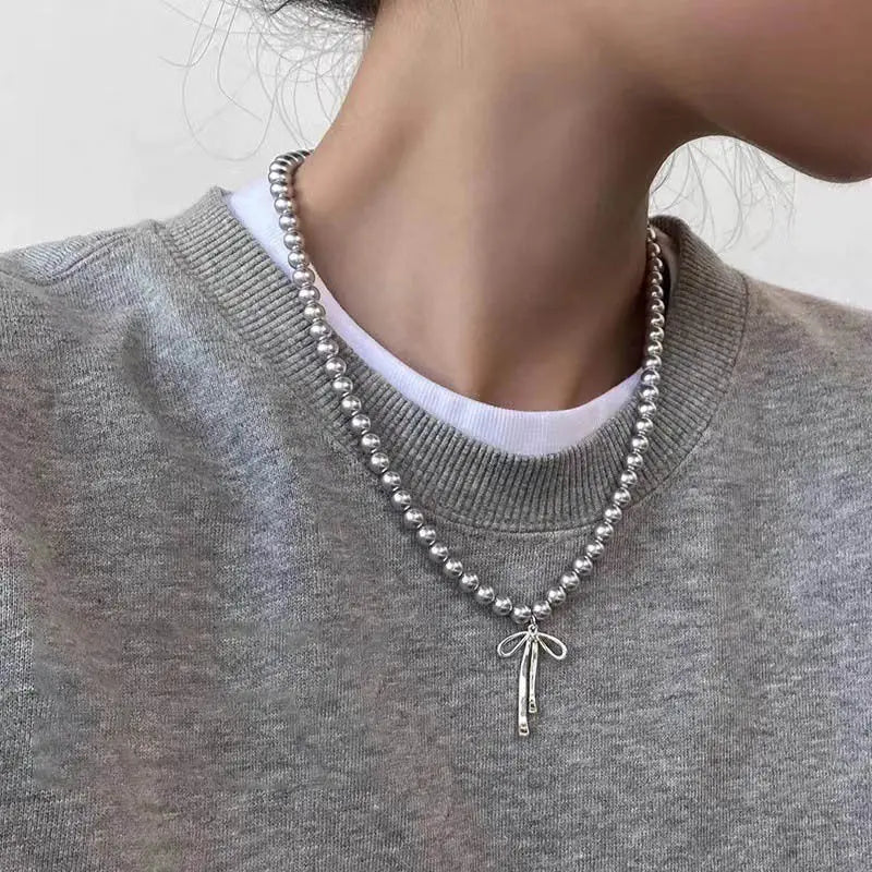 Graceful Bowknot Pendant Choker Necklace with Gray Pearls