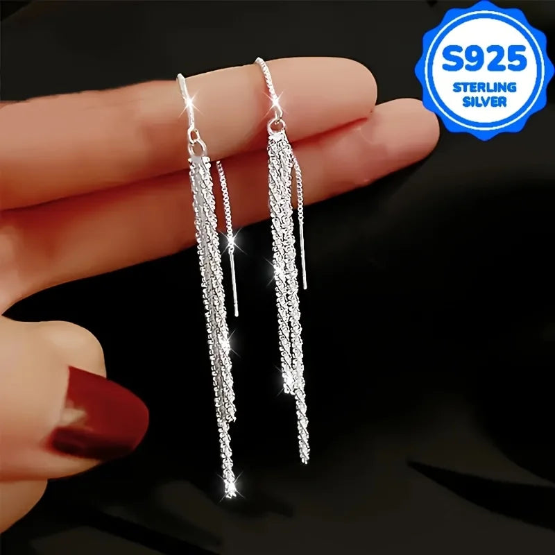 A pair of 2 pieces, women's fashionable hanging earrings
