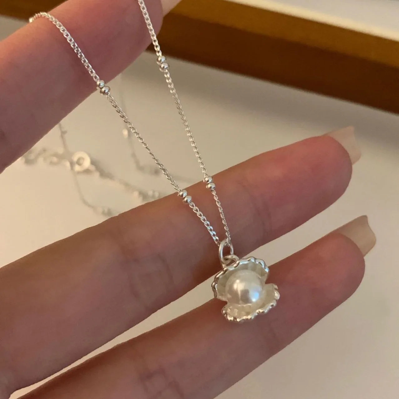 Pearl Shell Pendant Necklace