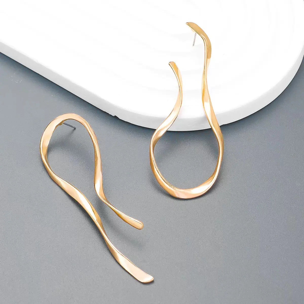 Abstract three-dimensional Design Earrings