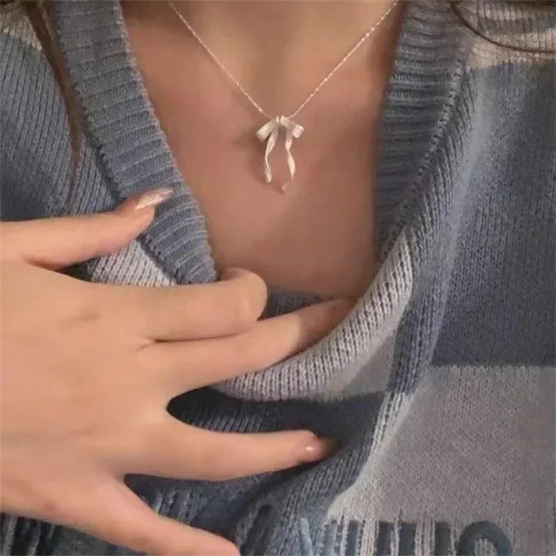 Bowknot Pendant Necklace Exquisite Clavicle Chain Fashion Elegant Necklace for Women Temperament Collar Chains Charm Jewelry