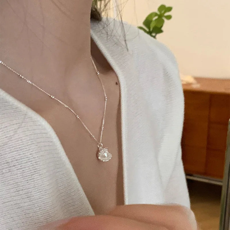 Pearl Shell Pendant Necklace